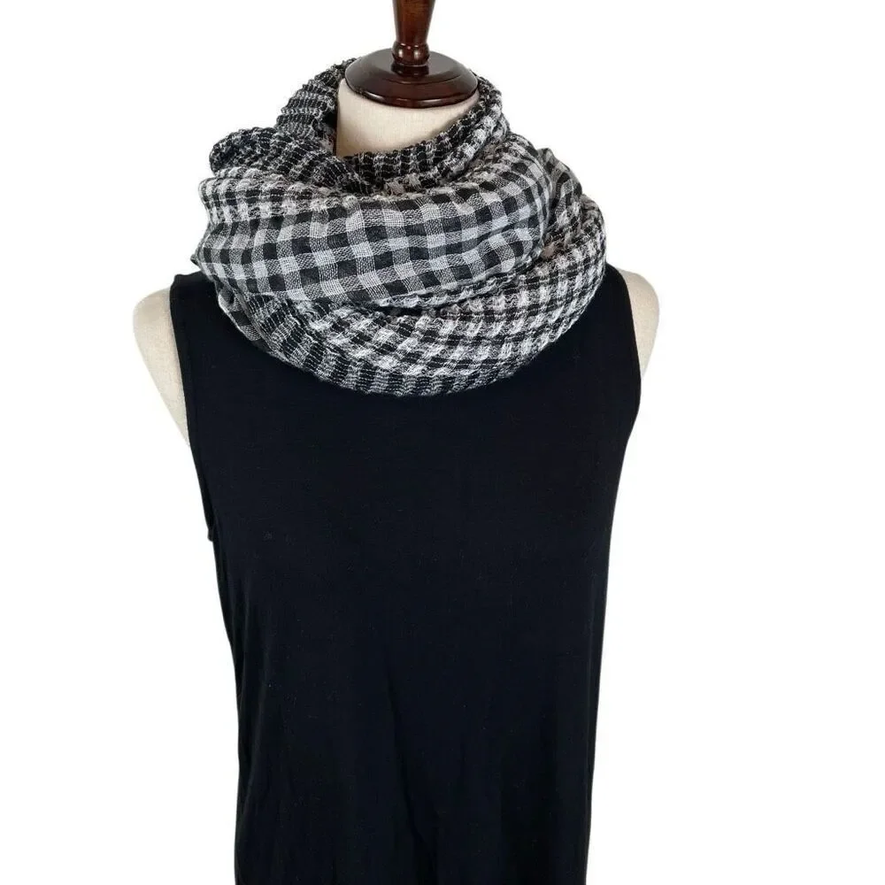 Ted Baker London Penny‎ Gingham Frill Ruffle Scarf black and white 40“ square